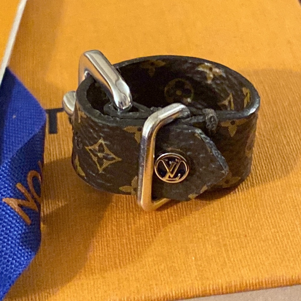 Louis Vuitton Brown Monogram Buckle Ring with Silver Hardware - Picture 6 of 6